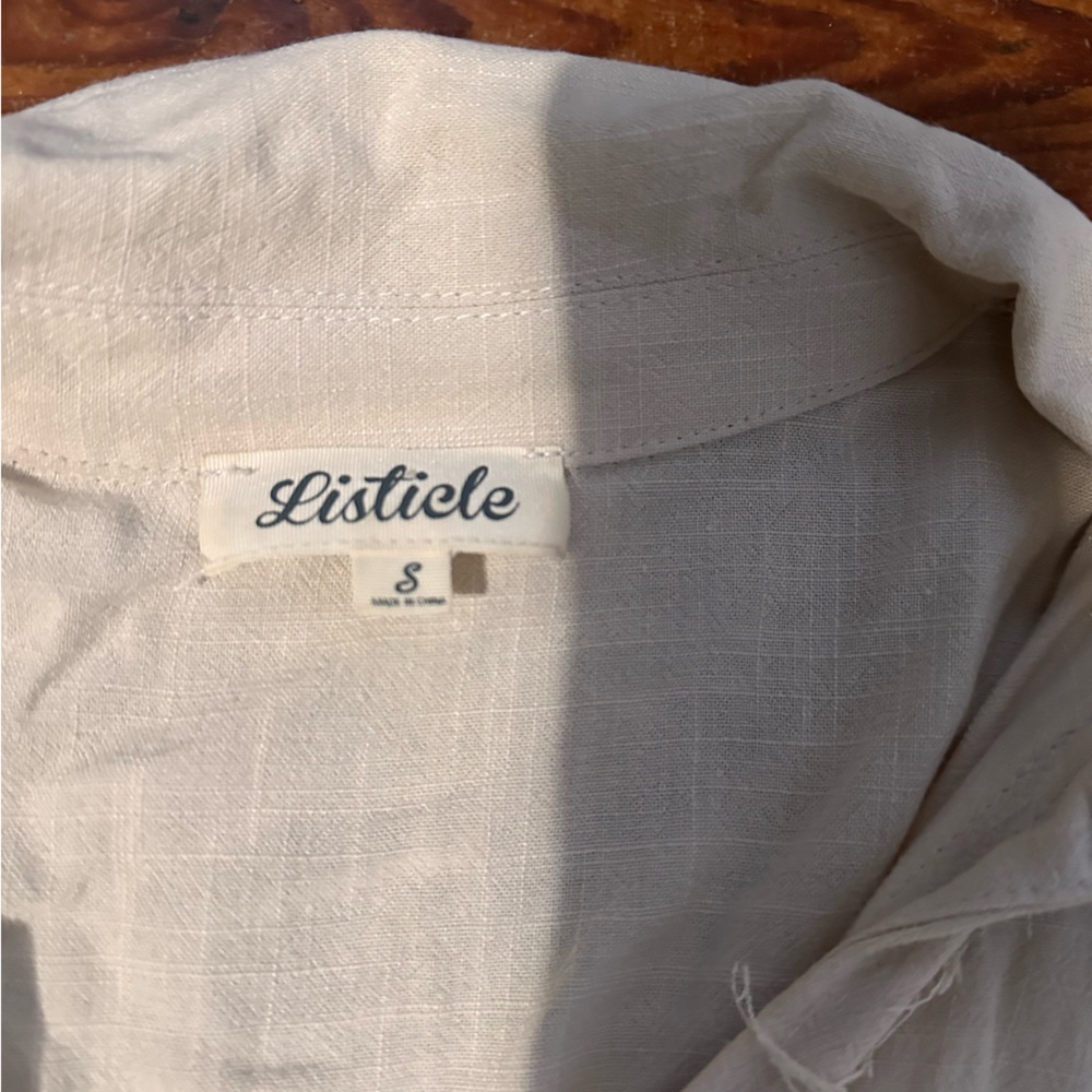Listicle button up blouse - Picture 2 of 2
